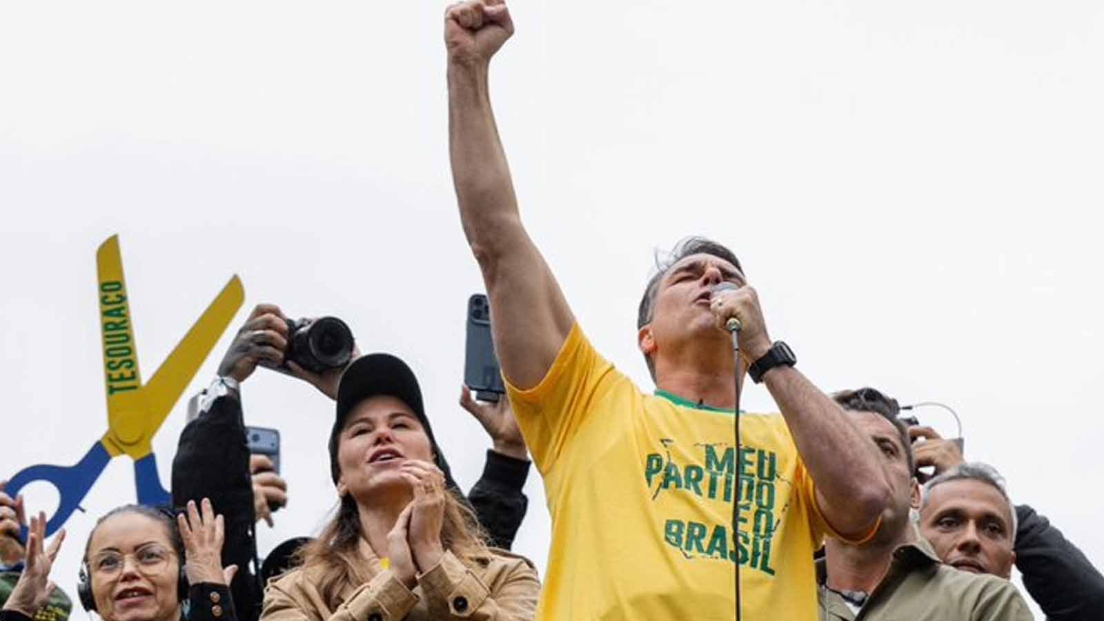 Flávio Bolsonaro reunió a miles de seguidores en São Paulo