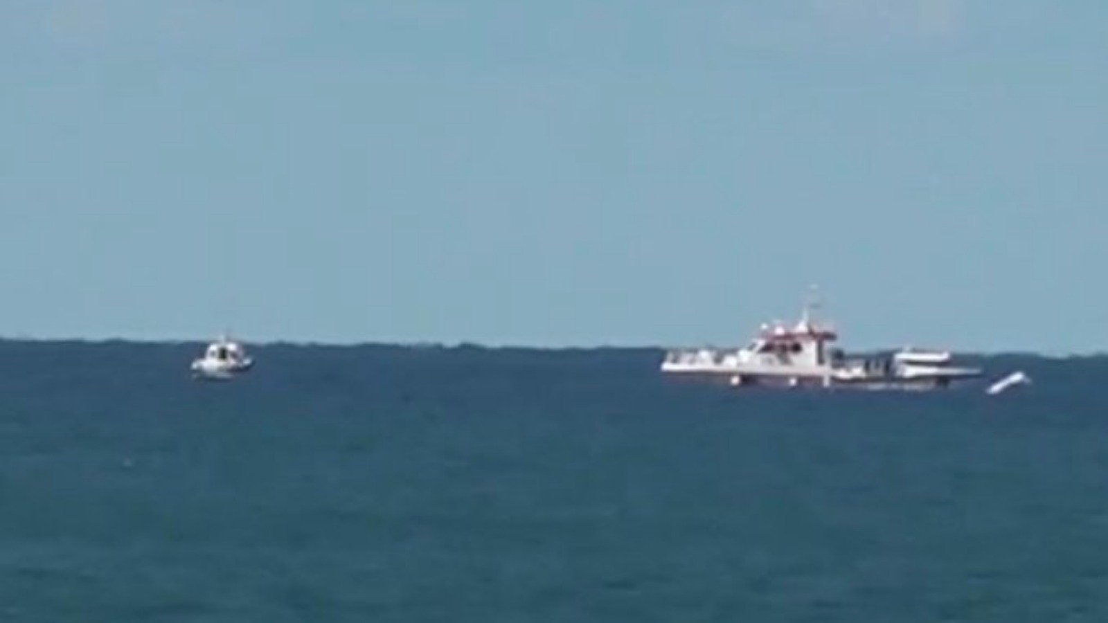 Rescataron a dos belgas tras un aterrizaje de emergencia en el mar