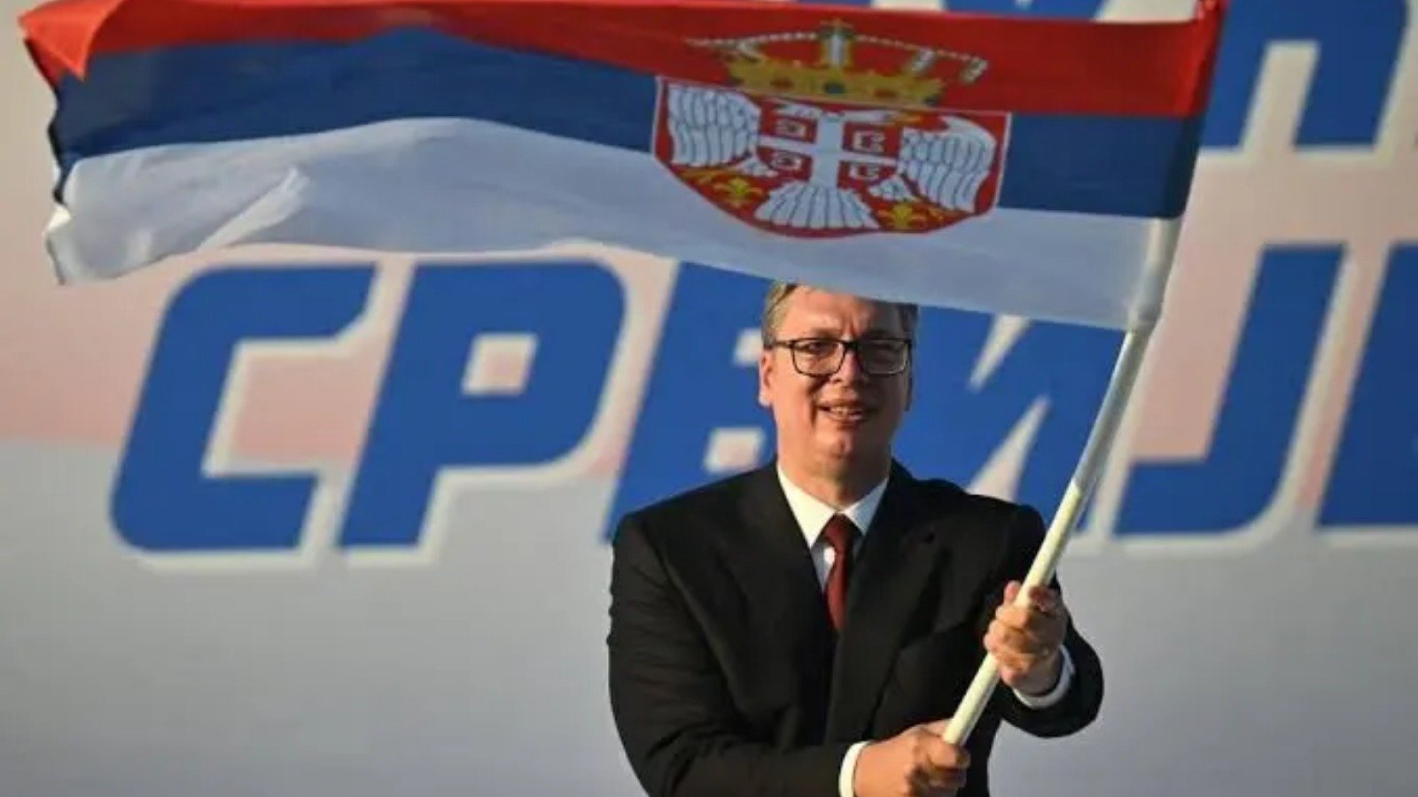 Serbia disolvió el Parlamento y votará el 25 de octubre